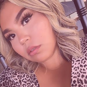 Meet your Posher, Priscila